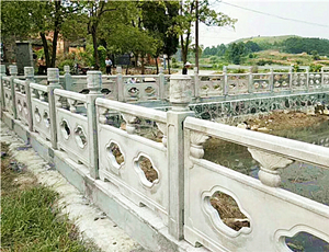 标准仿青石水泥河道、桥梁护栏